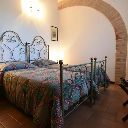 Miralduolo בית חווה פונטה סן ג'ובאני